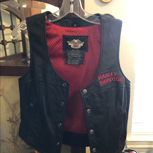 Harley-Davidson Black Leather Vest - Picture 4 of 11